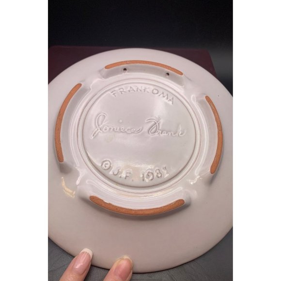 - Frankoma Pottery “God's Chosen Family” 1987 Christmas Plate - Picture 3 of 3